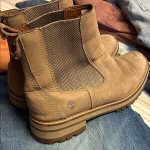 Timberland Beige pull on  Boots